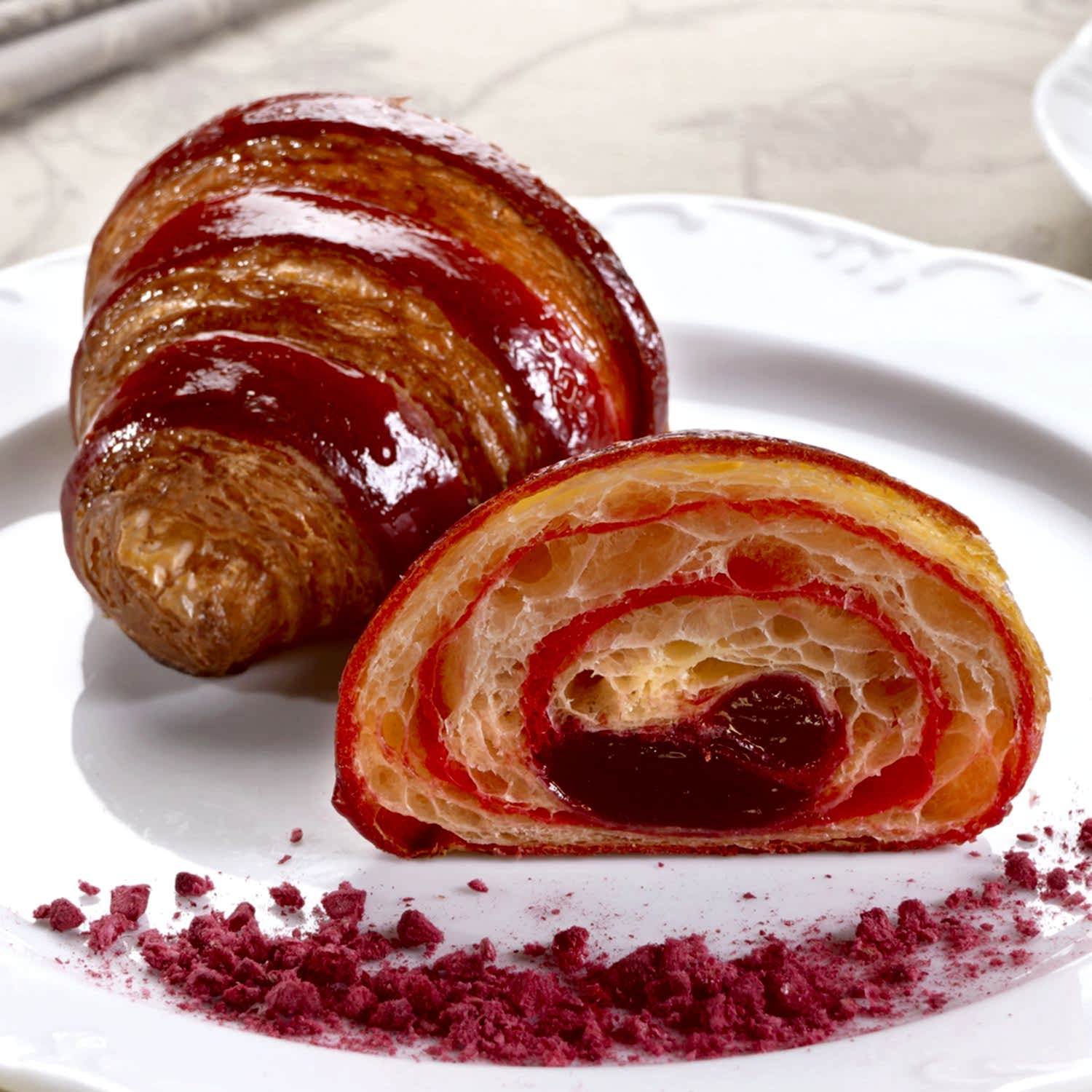 Круассан Роза-Малина-Личи Круассан Роза-Малина-Личи