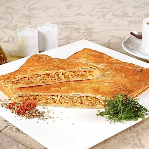 Пирог с капустой из слоёного теста