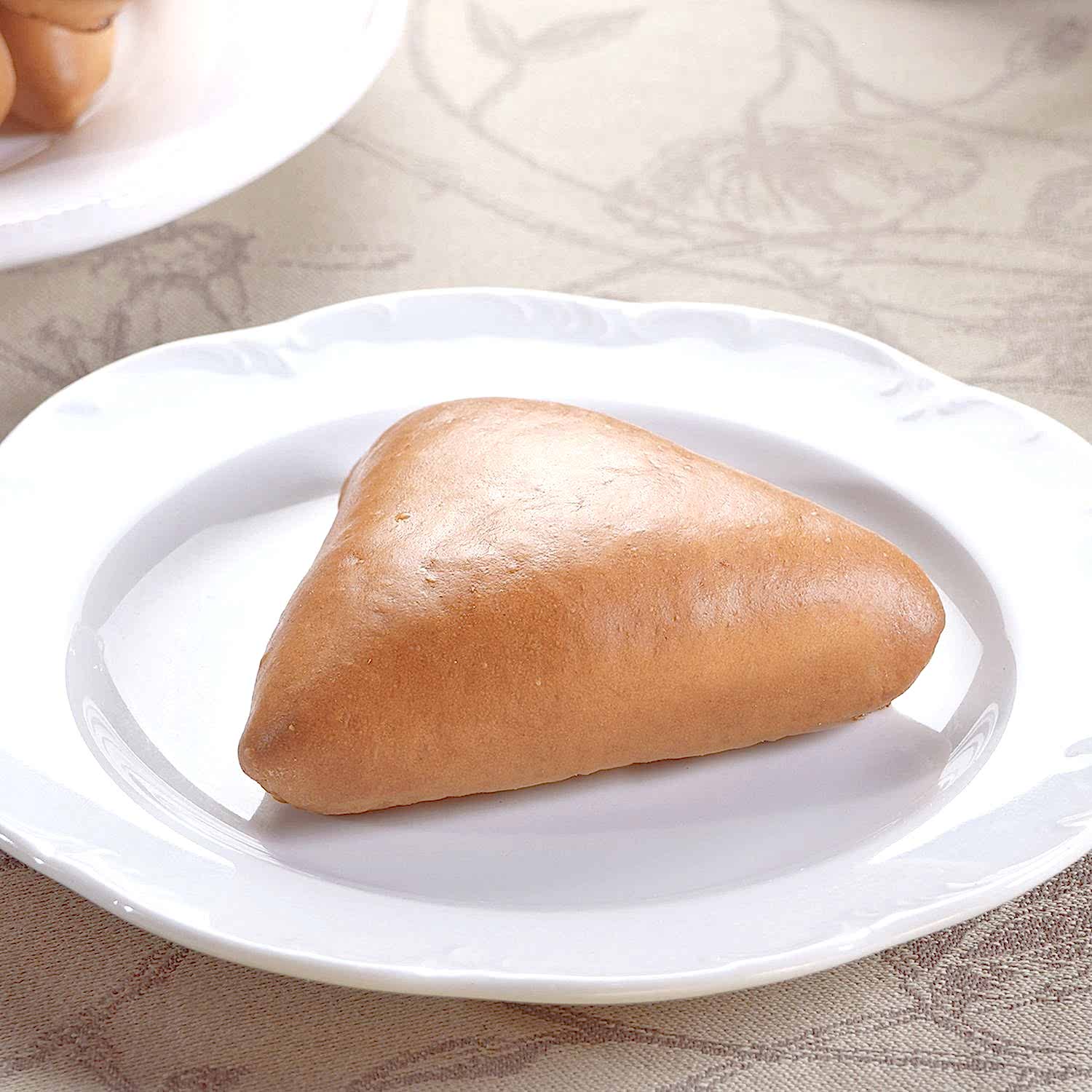 Пирожок с красной рыбой Пирожок с красной рыбой