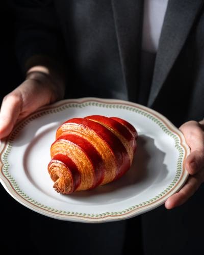 Круассан Роза-Малина-Личи