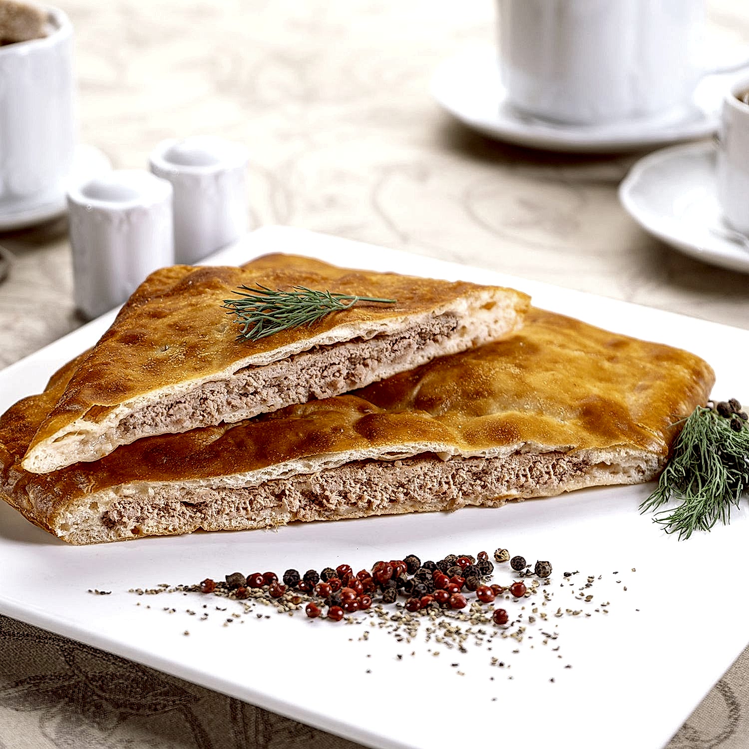 Пирог с мясом из слоеного теста, 0,5 кг Пирог с мясом из слоеного теста, 0,5 кг