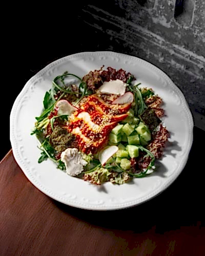 Салат с копченым угрем