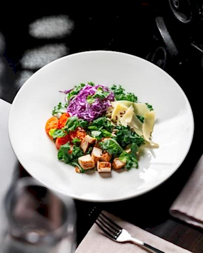 Салат с цыпленком и кунжутным соусом Салат с цыпленком и кунжутным соусом