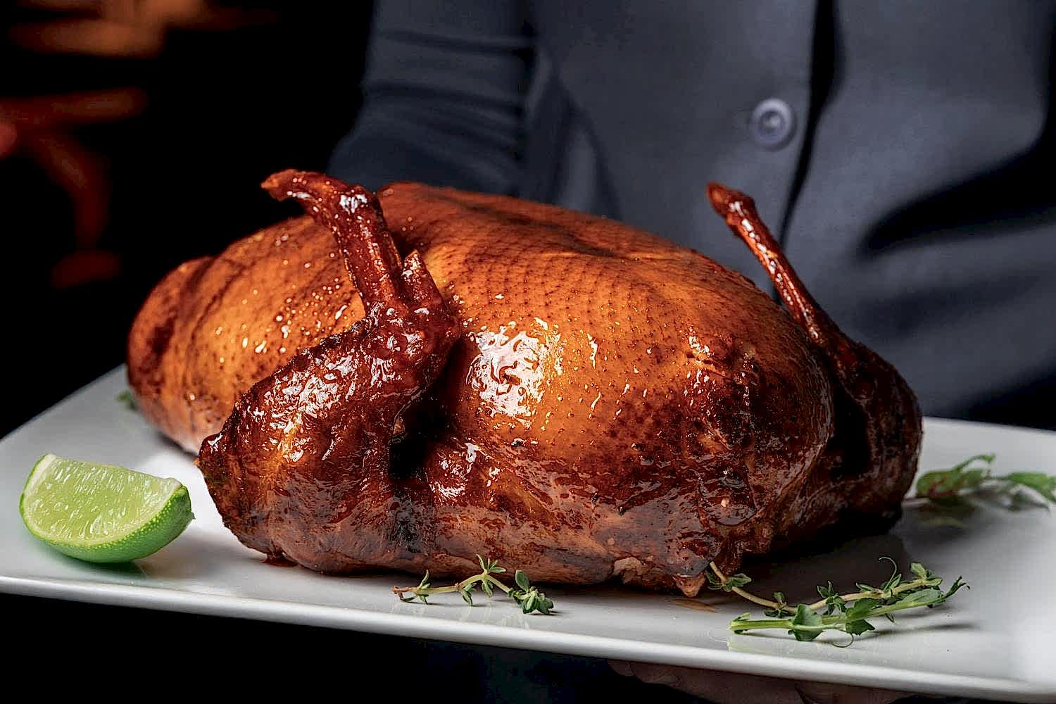 Утка фаршированная инжиром варено-копченая Утка фаршированная инжиром варено-копченая