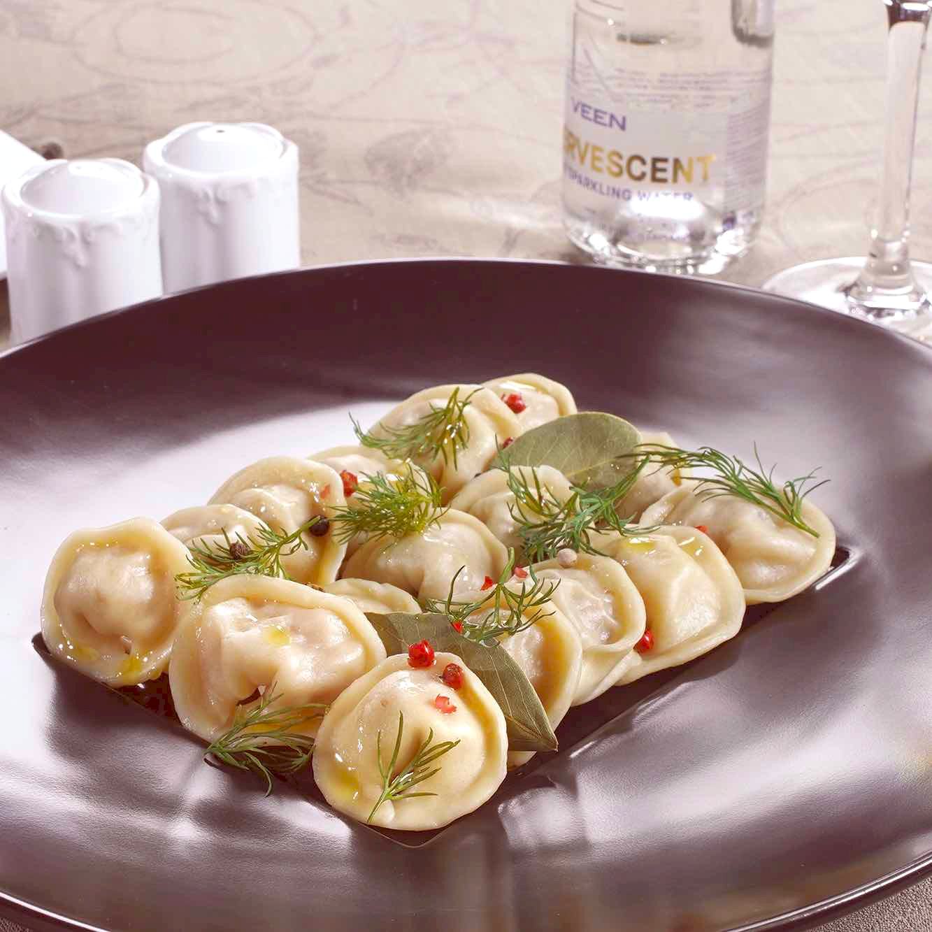 Пельмени из говядины и свинины 0,5 кг Пельмени из говядины и свинины 0,5 кг