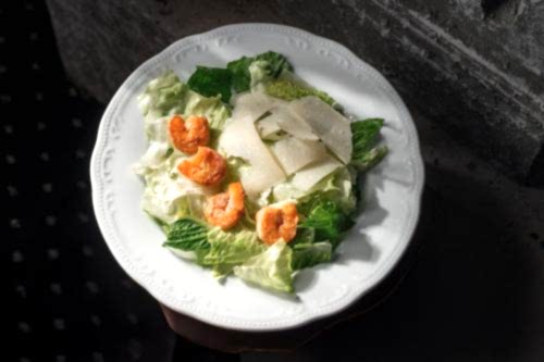 Салат Цезарь с креветками Салат Цезарь с креветками