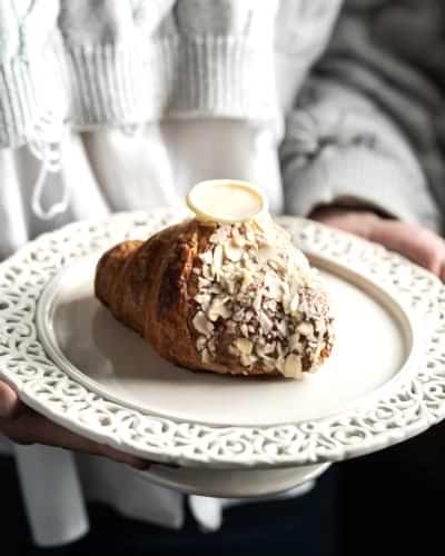 Круассан с белым шоколадом