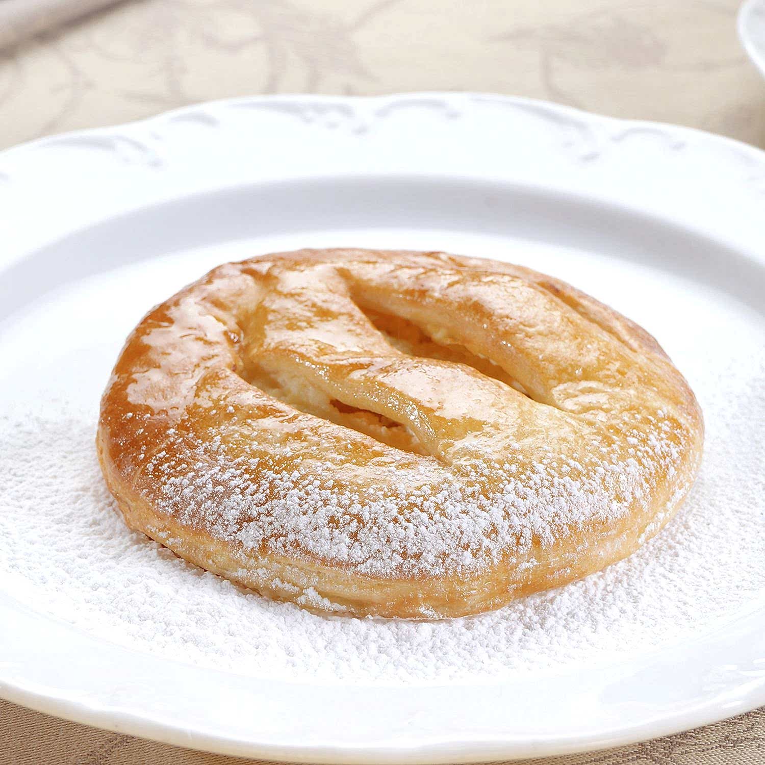 Булочка с творогом и изюмом Булочка с творогом и изюмом