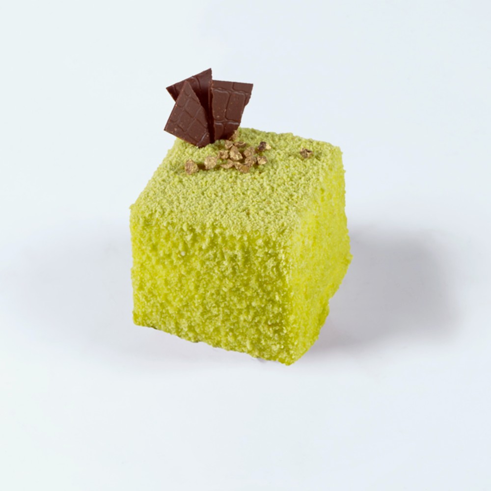 Пирожное Фисташковое с вишней Пирожное Фисташковое с вишней